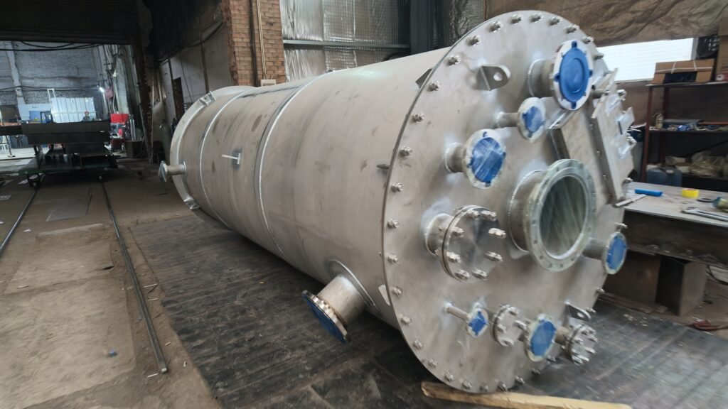 Various types of Industrial stainless steel tanks and pressure vessels