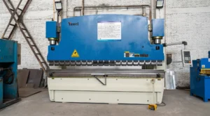 60,000 watt high-power fiber laser cutting machines processing stainless steel plate